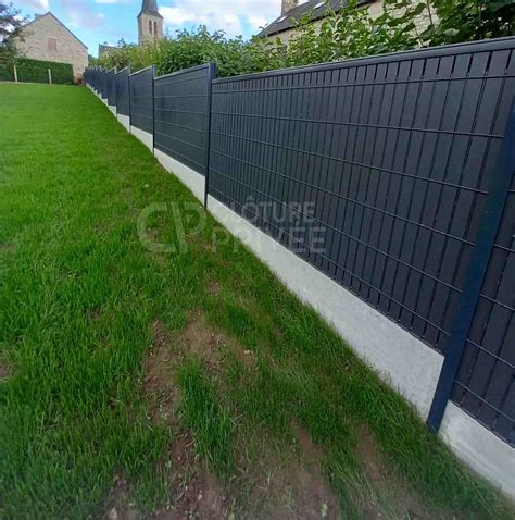 exemple de mur de clôture avec chaperon