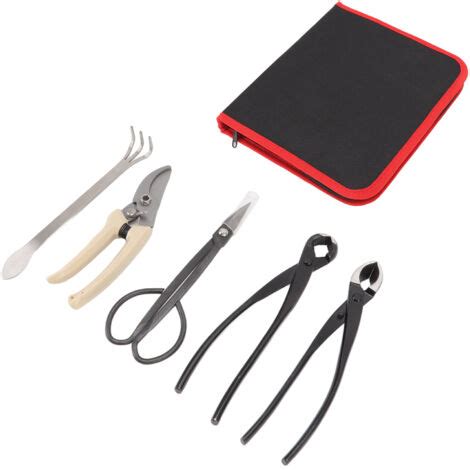Assortiment d'outils spécifiques pour le bonsaï : ciseaux, pinces, fils, baguettes de rempotage