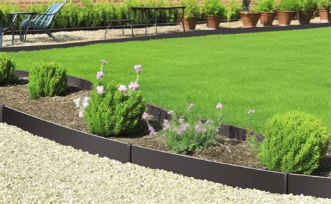 Schéma de délimitation d'une bordure de jardin avec corde et piquets