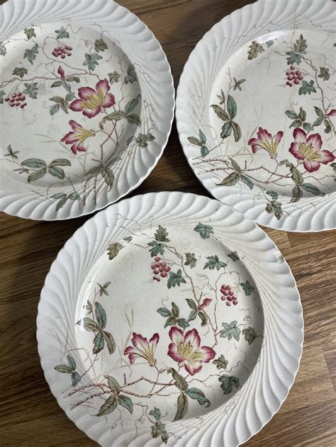 Assiettes Alessi Dressed avec motifs fleuris