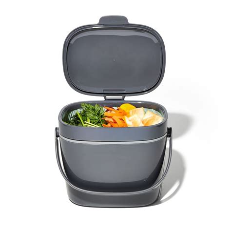 Photo détaillée d'un bac à compost de 6 litres avec son couvercle hermétique et son filtre à charbon