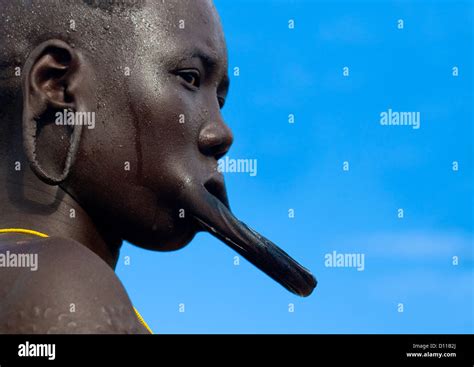 Femme Mursi avec scarifications