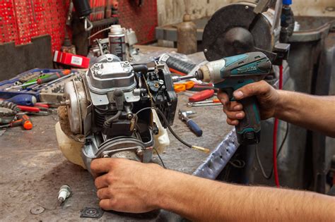 Atelier de réparation de matériel de jardinage