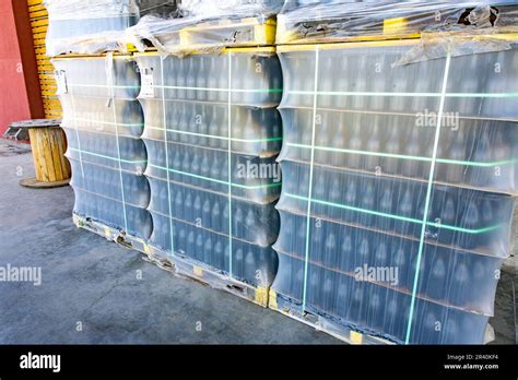 Photo de détail montrant les garnitures d'embrayage neuves prêtes à être installées