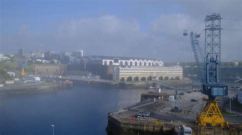 Paysage urbain de Brest avec des éléments naturels