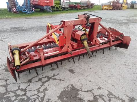 Schéma technique d'une herse rotative Lely montrant la disposition des rotors