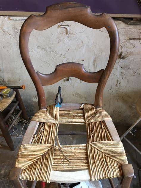 Exemple de chaises restaurées avec cannage et paillage