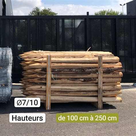 Piquet en bois de châtaignier brut