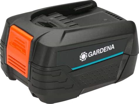 Infographie montrant la compatibilité de la batterie 18V P4A avec divers outils de la gamme Gardena