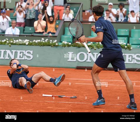 Joueurs de tennis célébrant une victoire