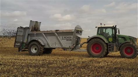 Illustration d'épandeur à fumier Pichon en action dans un champ
