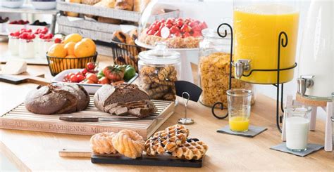 Photo du buffet petit-déjeuner varié et appétissant du Campanile PRIME Nice Aéroport