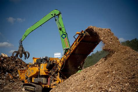 Divers déchets de bois avant broyage