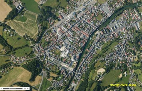 Vue aérienne de Mauléon-Licharre avec ses environs agricoles