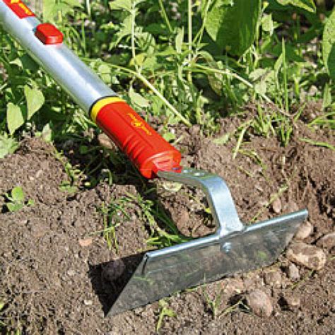 Outils de jardinage pour désherber