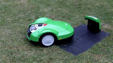 Robot tondeuse VIKING MI 632 C en action
