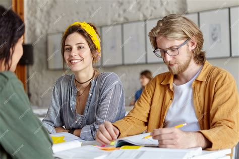 Étudiants travaillant sur un projet tutoré