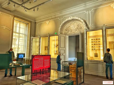 Intérieur de la réserve des archives de Chantilly
