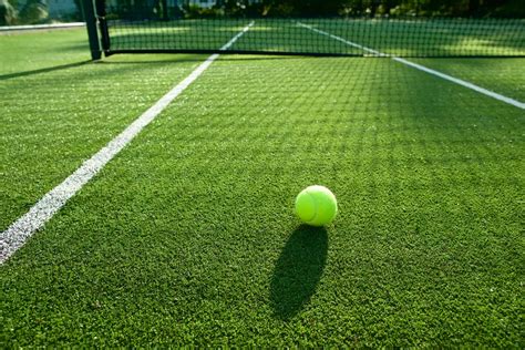 court de tennis sur gazon