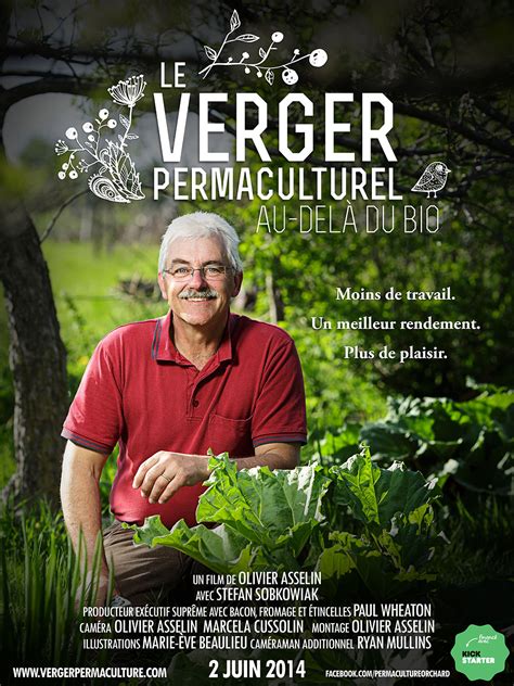 Nicolas Pezeril dans son verger permaculturel