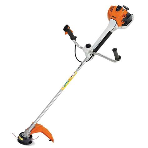 Débroussailleuse thermique Stihl en action