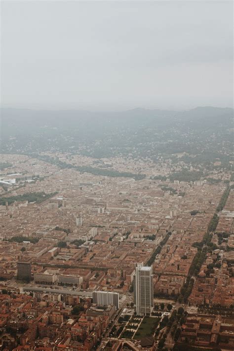 Vue aérienne de la ville de Rennes avec ses espaces verts