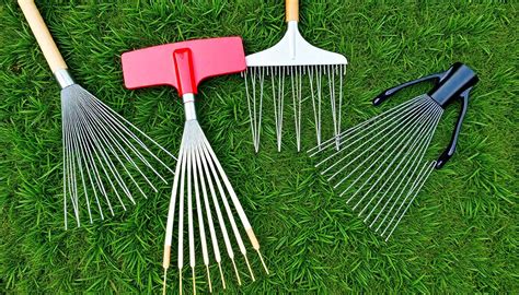 Différents types de râteaux de jardinage