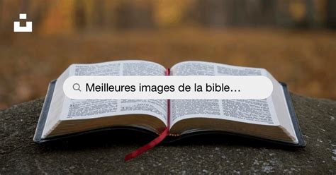 Page de la Bible ouverte sur Lévitique 19
