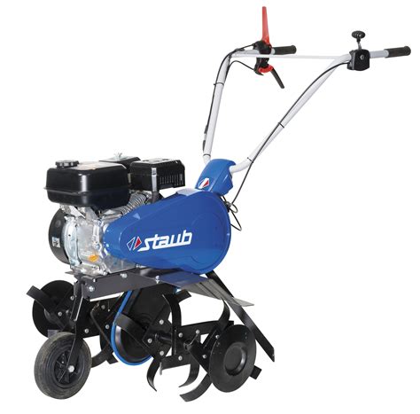 Motobineuse Staub série 6000 au travail dans un champ
