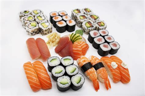 Assortiment de sushis et makis frais