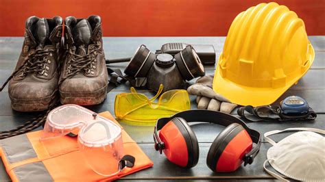 Opérateur portant des équipements de protection individuelle