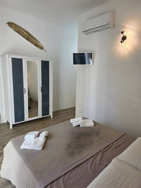Icônes des services offerts en chambre d'hôtes (Wi-Fi, climatisation, balcon)