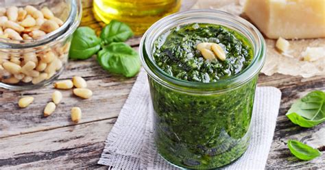 Pesto au basilic et pignons de pin