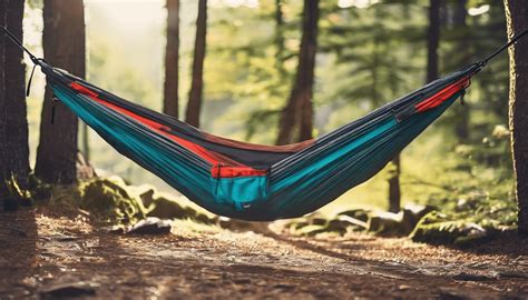 Hamac suspendu dans les arbres pour un bivouac