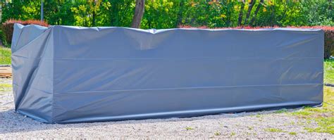 Motobineuse sous housse de protection