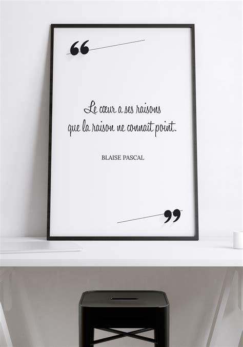 Affiche avec une citation inspirante sur le yoga et la sérénité