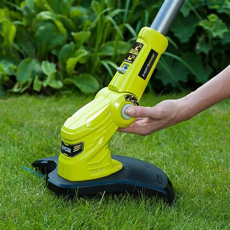 Visuel du coupe-bordure RYOBI One+ RLT1831H25F avec sa batterie et son chargeur