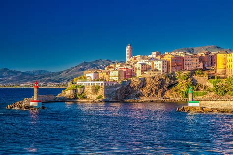 Paysage de Bastia avec des jardins