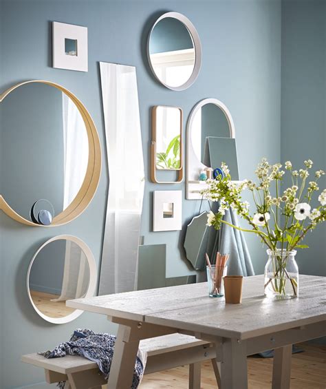 Diversité des formes et des styles de miroirs