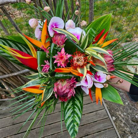 bouquet de fleurs exotiques variées