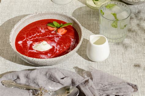 soupe de fraises et basilic