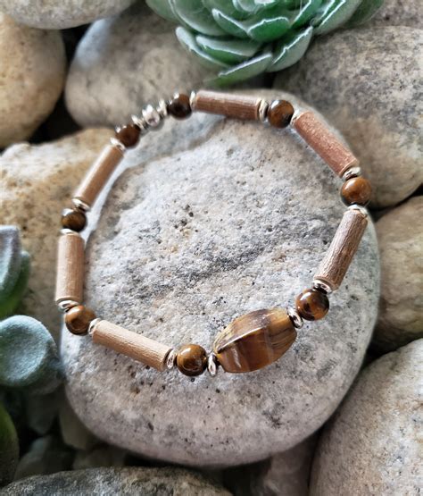 Bracelet en bois de noisetier avec pierres semi-précieuses