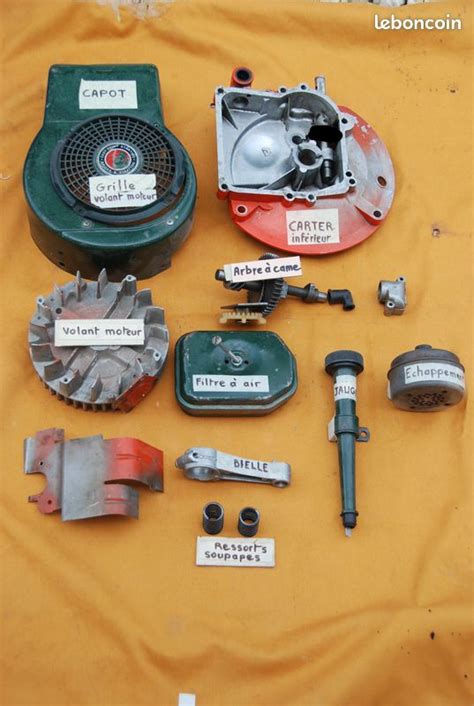 Vitrine d'un magasin de pièces détachées Briggs & Stratton