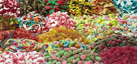 différents types de bonbons colorés