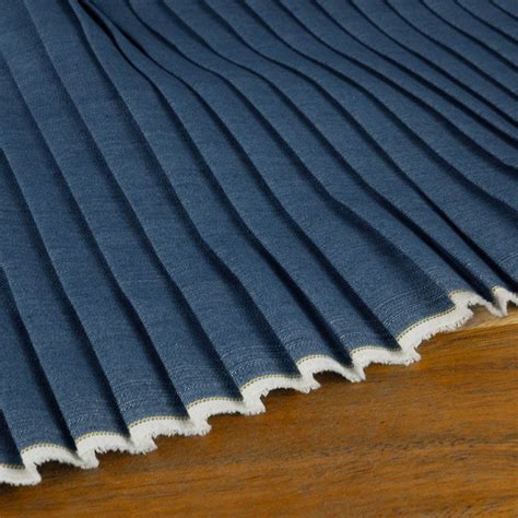 Tissu plissé bleu