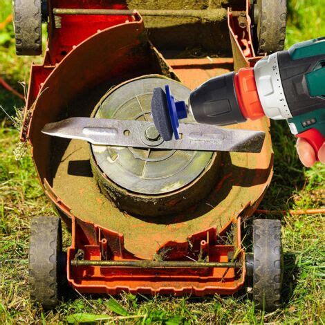 Outils d'affûtage et d'équilibrage de lame de tondeuse