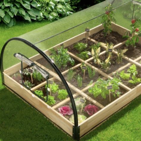 mini-serre amovible pour carré potager