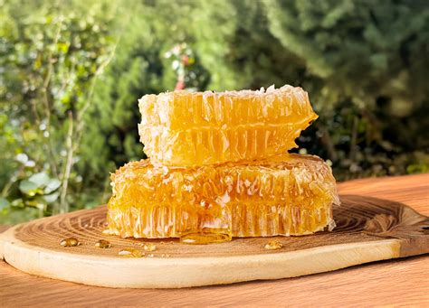Miel en rayon d'abeille