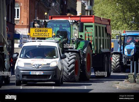 Tracteurs et fumier lors d'une manifestation agricole