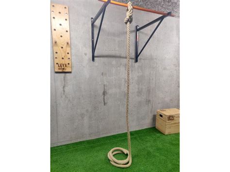 Exercices variés avec une corde à grimper